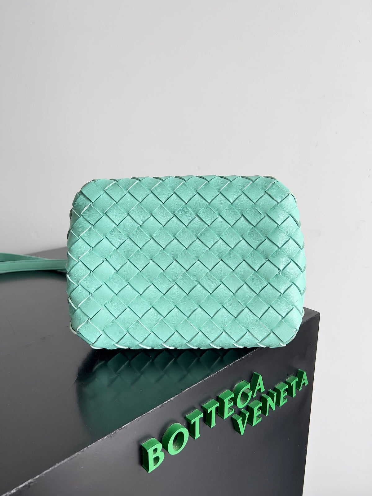 Bottega Veneta Bv Small Parachute 21 Green Oasis Lambskin Ghw Bag