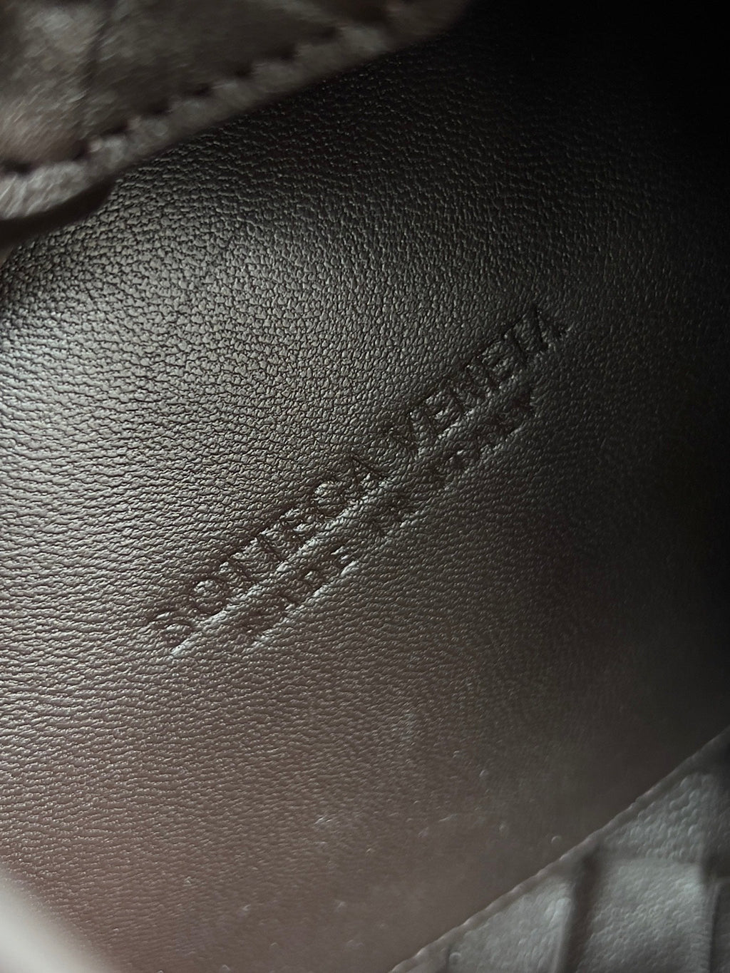 Bottega Veneta Bv Small Parachute 21 Chocolate Lambskin Ghw Bag