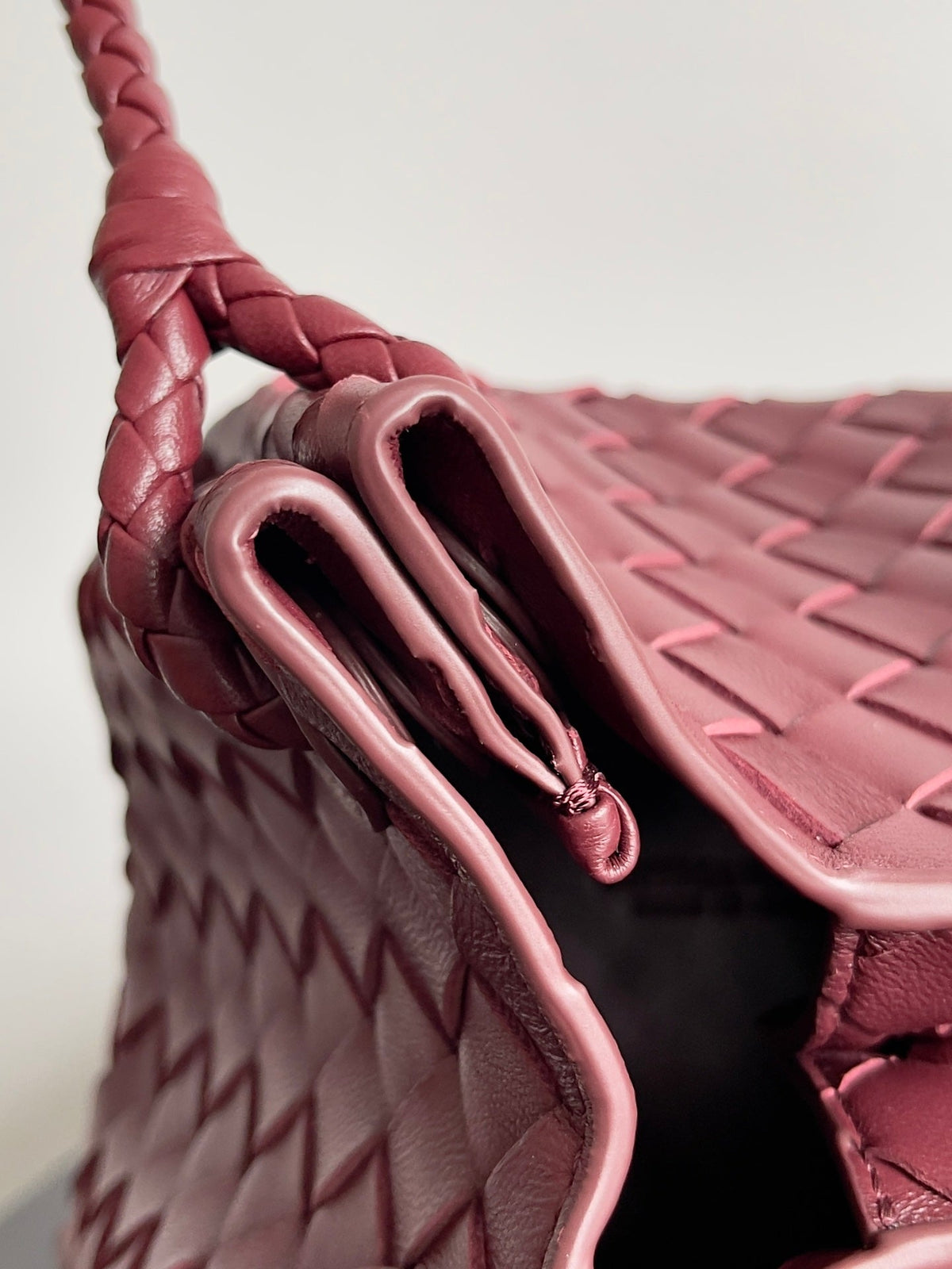 Bottega Veneta Bv Small Parachute 21 Burgundy Lambskin Ghw Bag