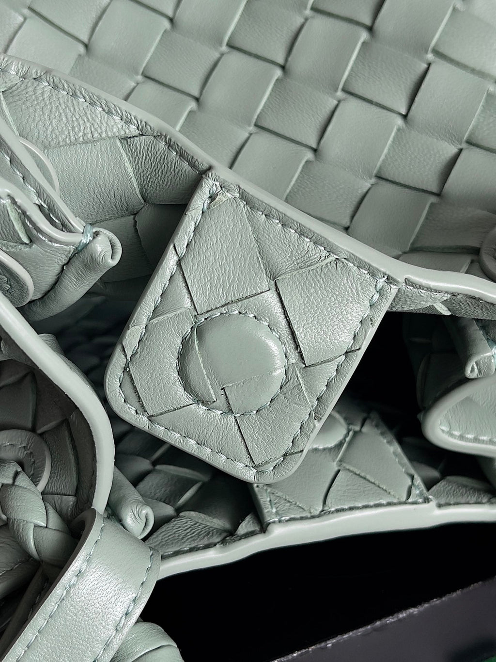 Bottega Veneta Bv Small Parachute 21 Seafoam Lambskin Ghw Bag