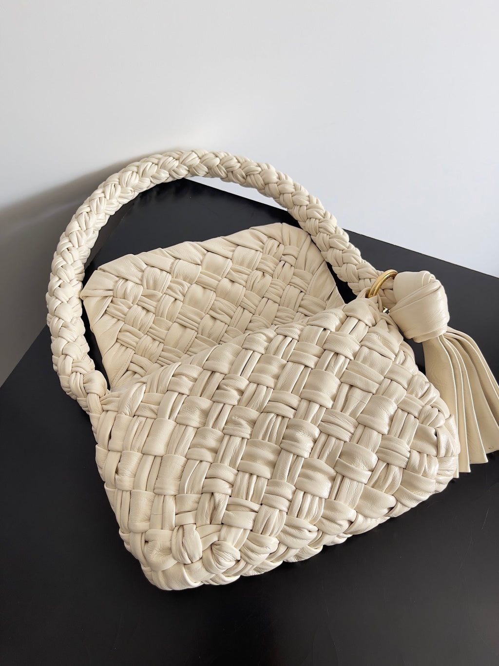 Bottega Veneta Kalimero Città 25 in Off White Calfskin Bag