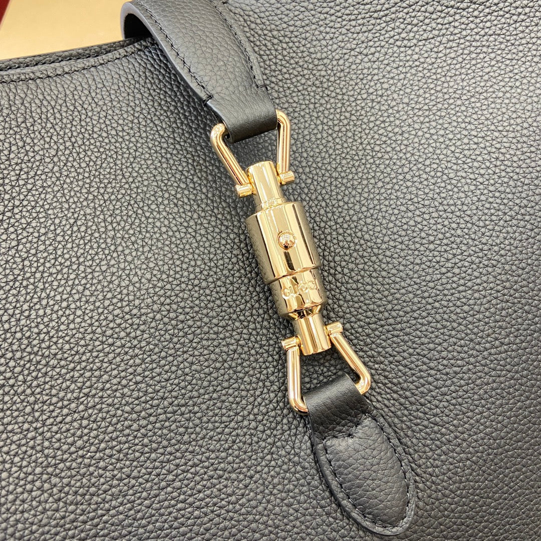 Gucci Jackie Large Shoulder Bag 40 in Black Calfskin Gold Hardware