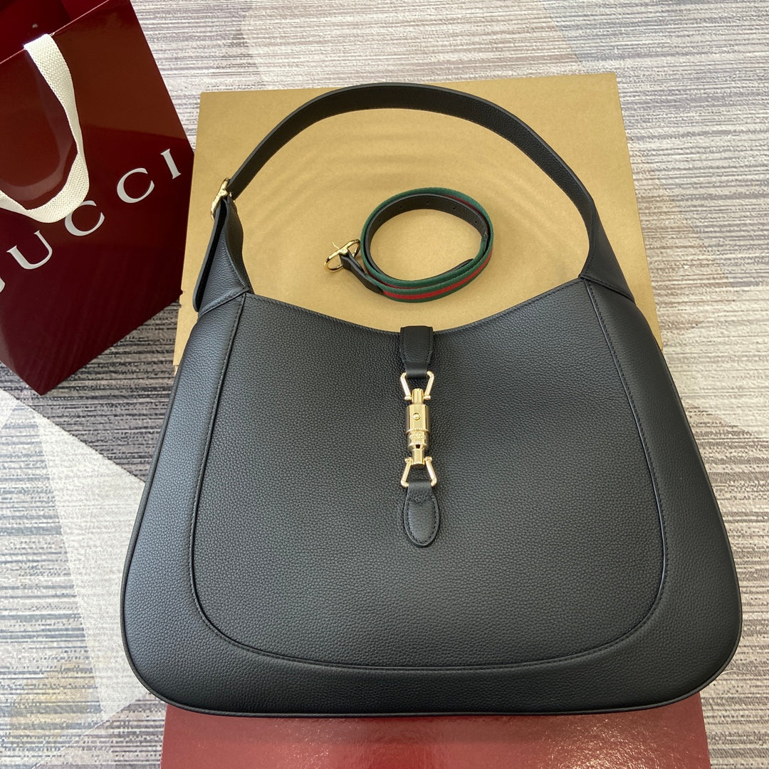 Gucci Jackie Large Shoulder Bag 40 in Black Calfskin Gold Hardware
