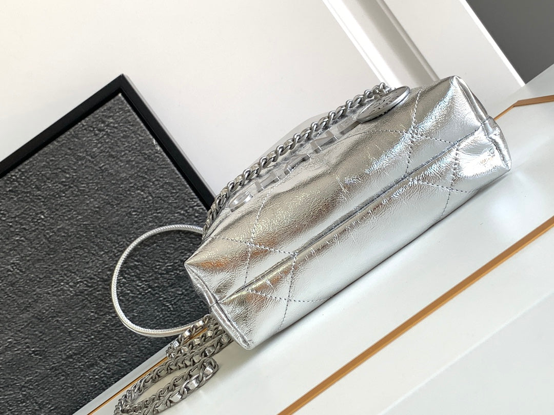 Chanel 22 Bag in Silver Shiny Calfskin and Gold Metal