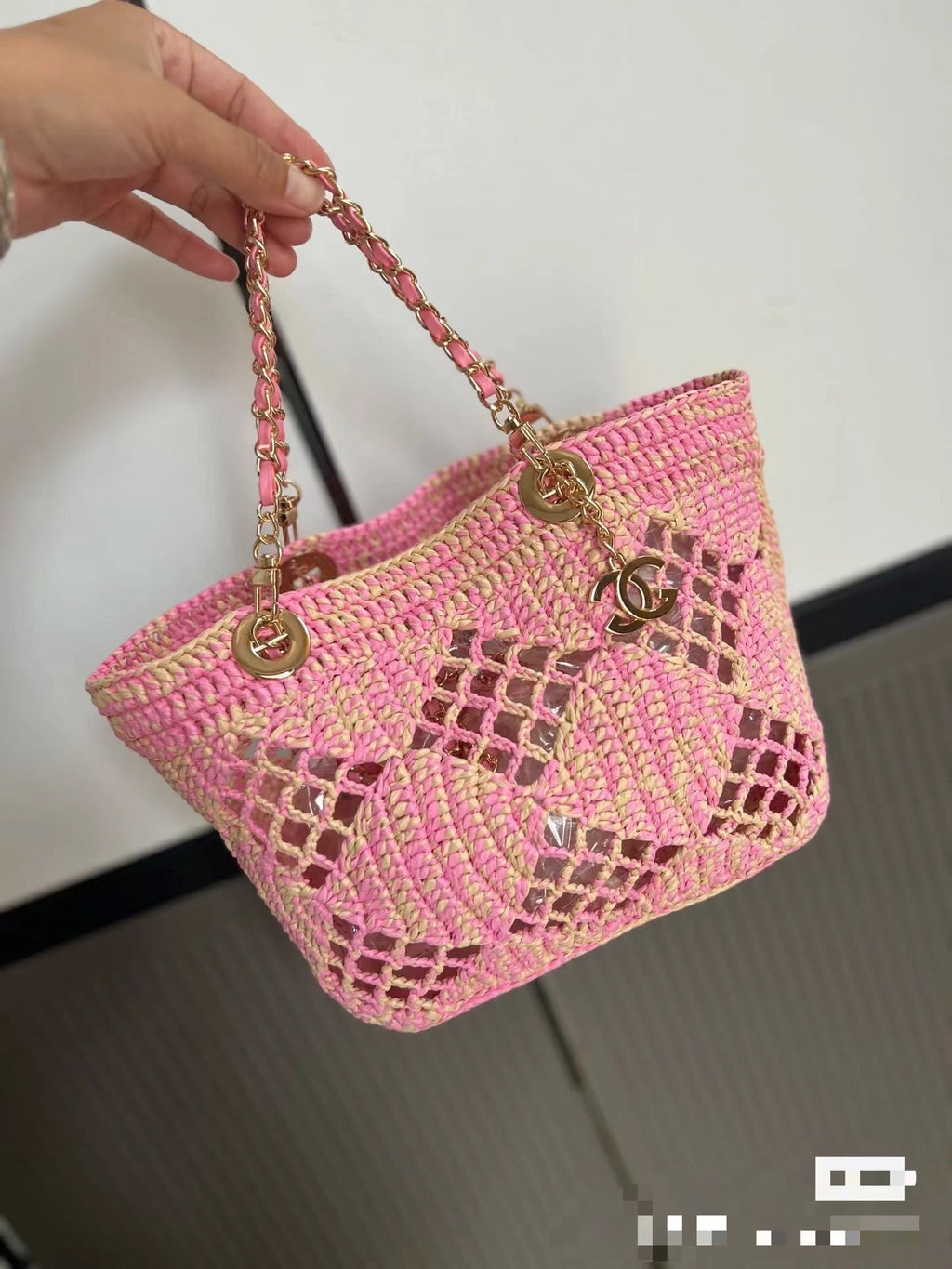 Chanel 25S Tote Bag 32 cm in Pink Raffia