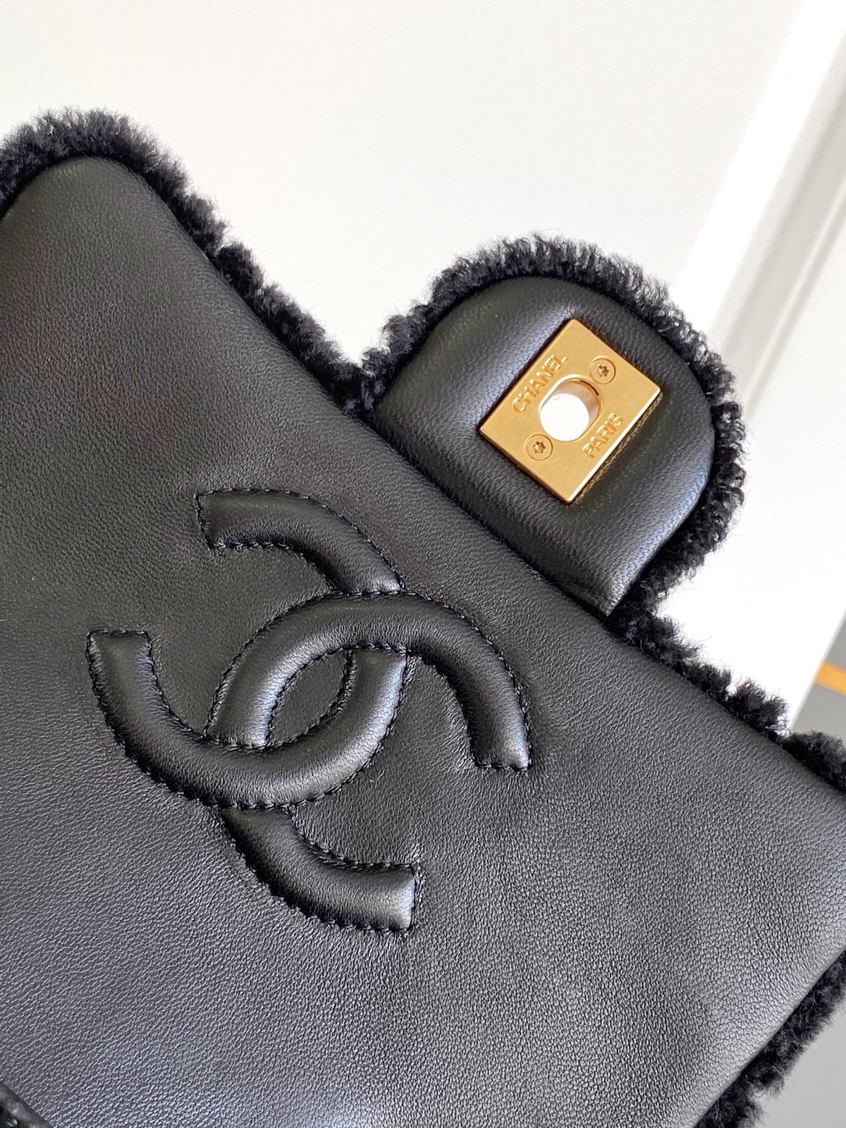 Chanel 25S Flap Bag 18 cm in Black Wool and Lambskin