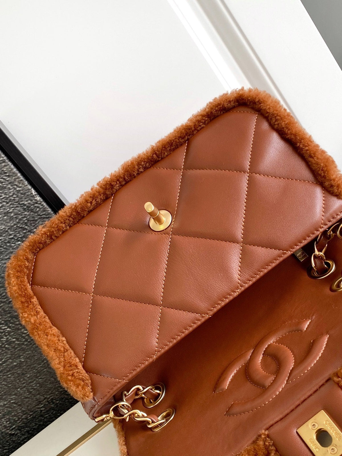 Chanel 25S Flap Bag 23.5 cm in Brown Wool and Lambskin