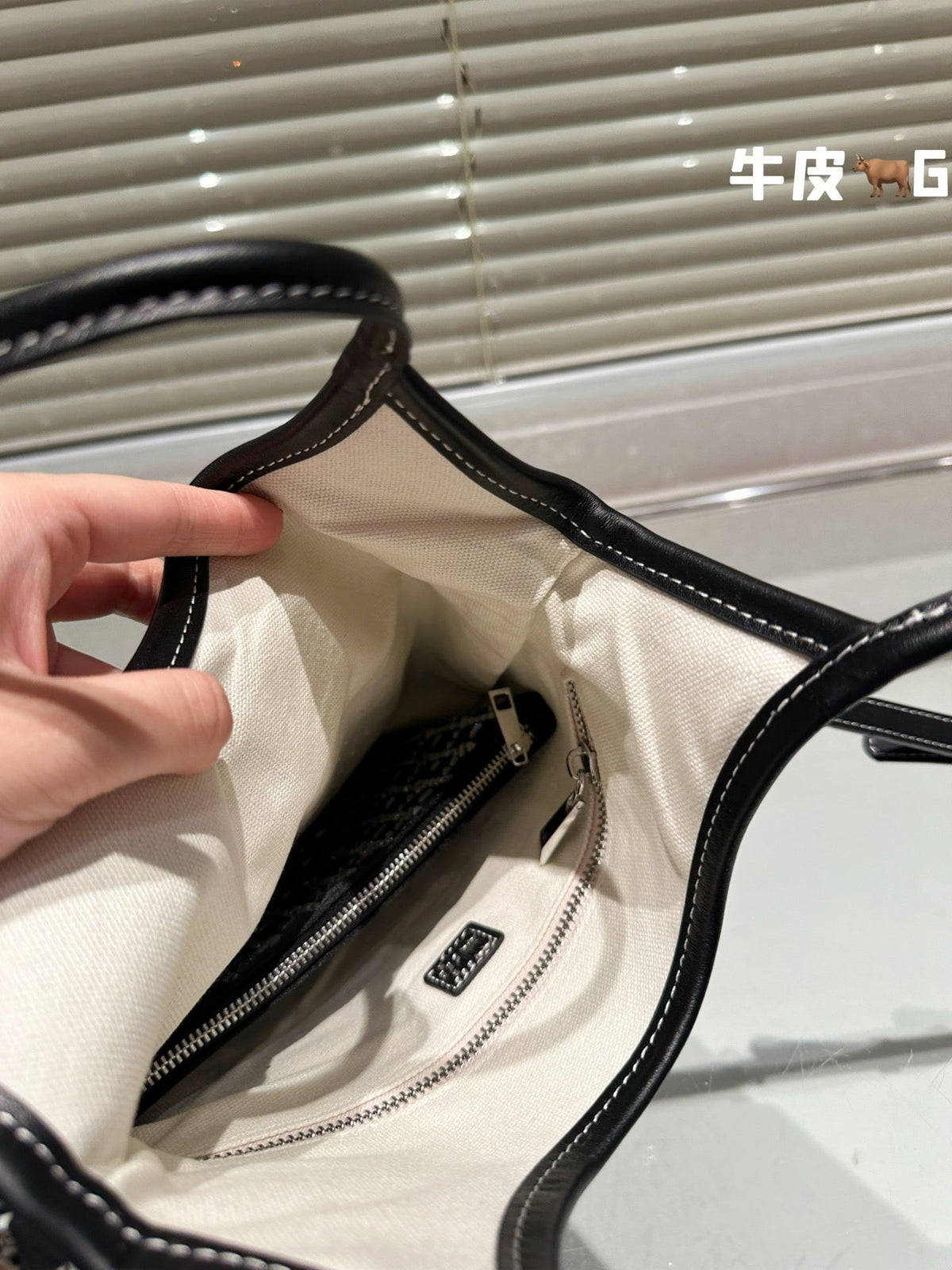 Crystal Tote 24 Bag in Black Calfskin