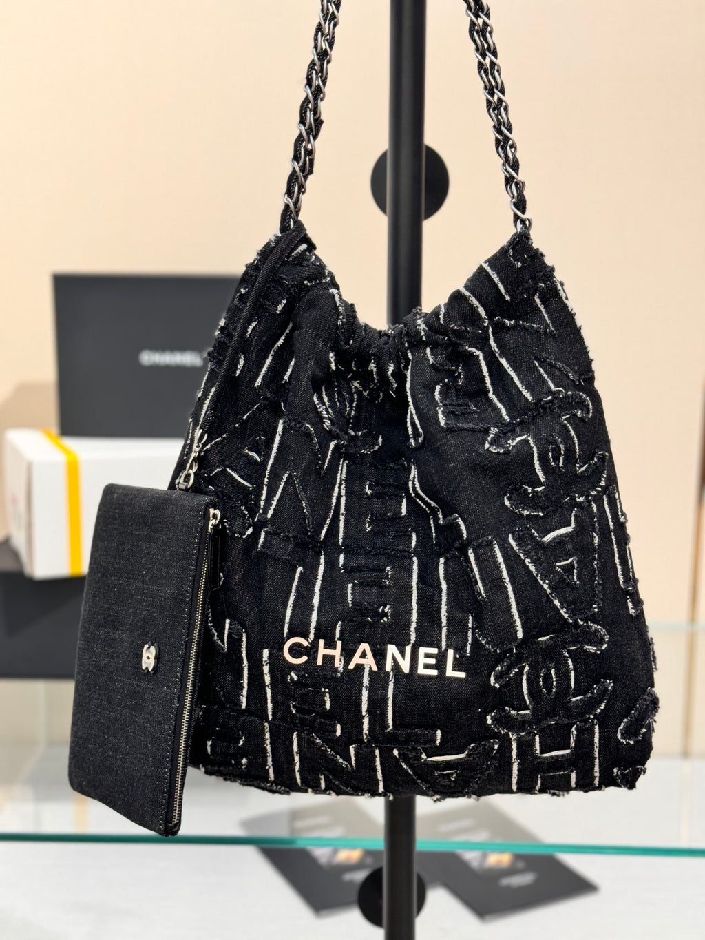 Chanel 22 Bag 25S 42 cm in Black Denim