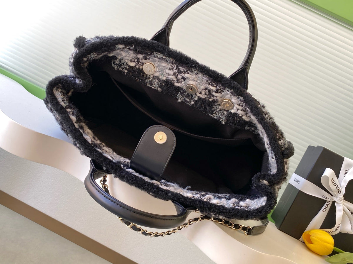 Chanel 25S Shopping Bag 40 in Black Mix Grey Tweed
