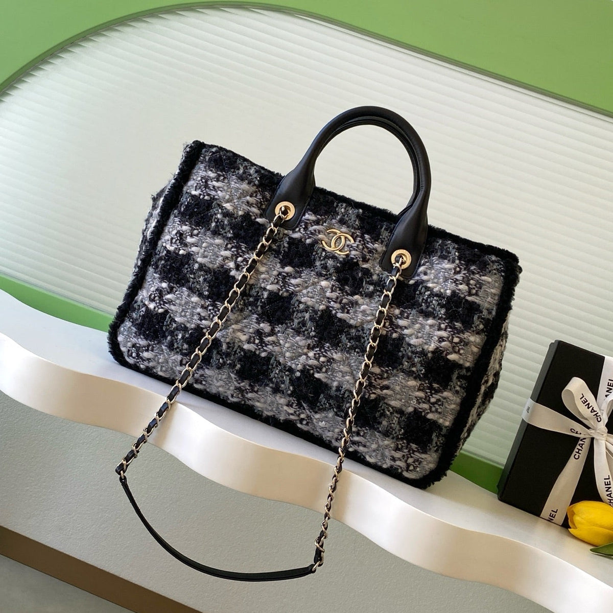Chanel 25S Shopping Bag 40 in Black Mix Grey Tweed