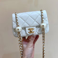 Chanel 25S Crossbody Handbag 17 in White Lambskin Gold Hardware