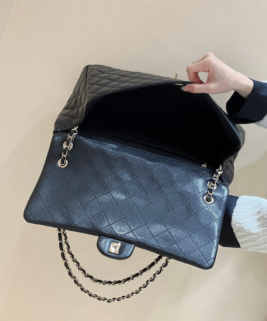 Chanel 25S Classic Jumbo Bag 38 in Black Lambskin