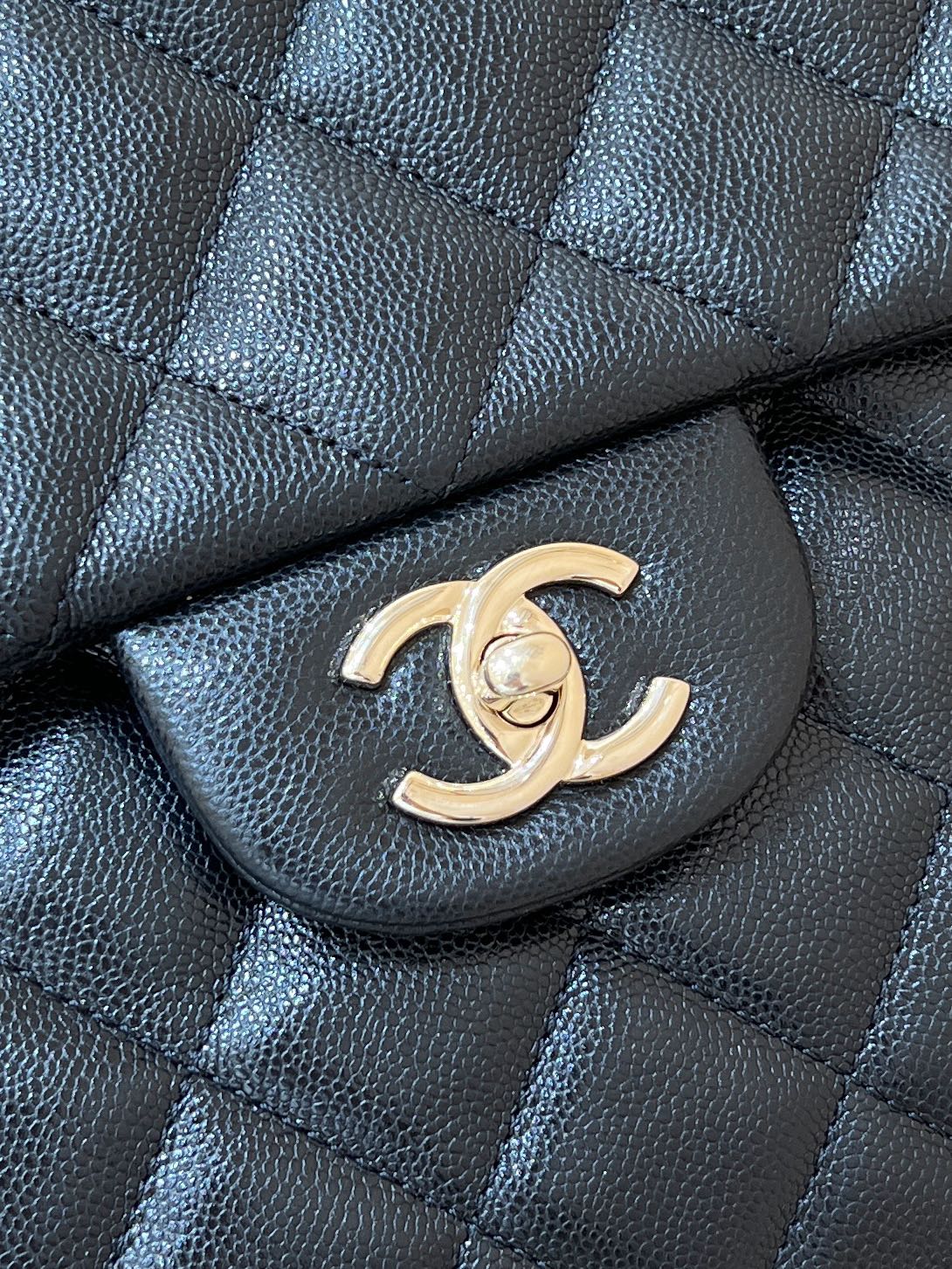 Chanel 25S Classic Jumbo Bag 38 in Black Lambskin
