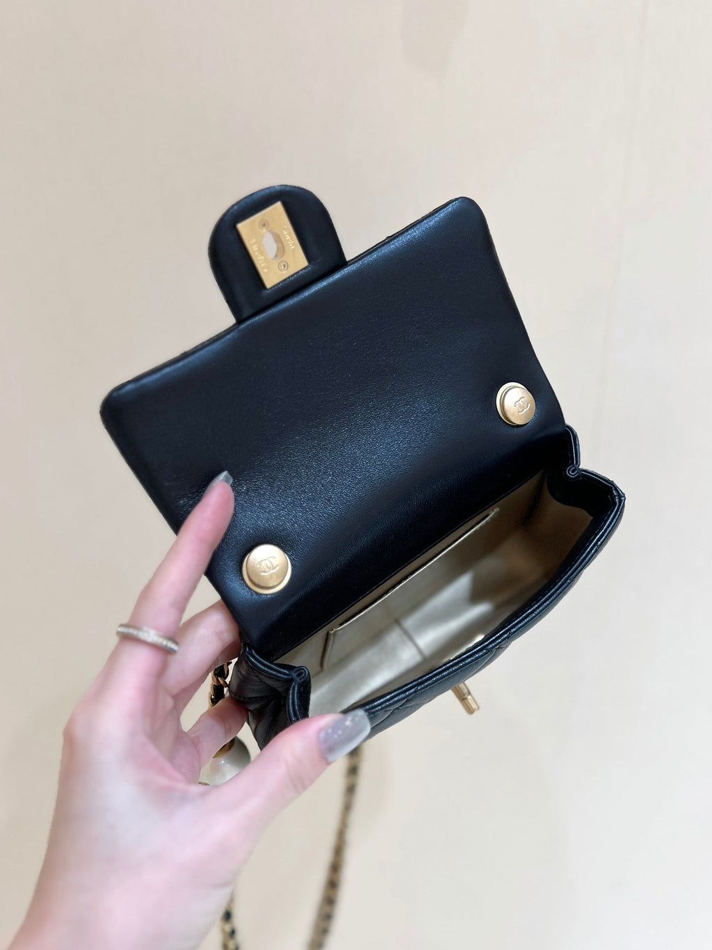 Chanel 25S Crossbody Handbag 17 in Black Lambskin Gold Hardware