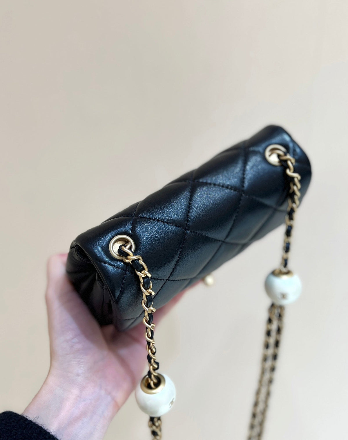 Chanel 25S Crossbody Handbag 17 in Black Lambskin Gold Hardware