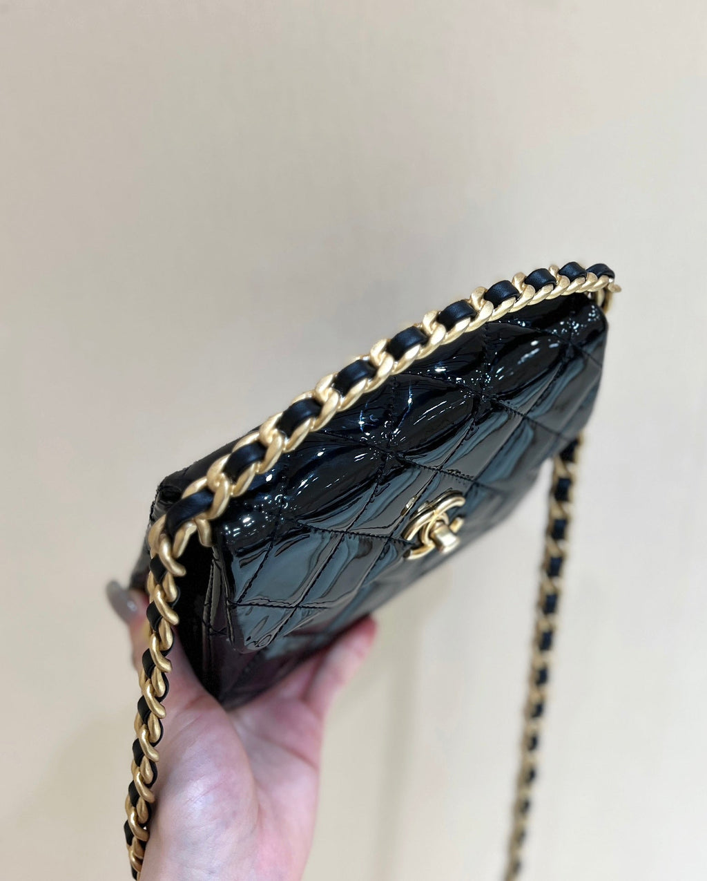 Chanel 25S Tote Crossbody Bag 19 in Black Glossy Leather with Metal Handle