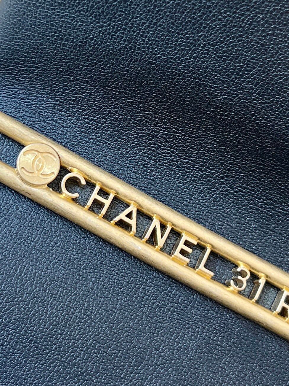 Chanel 25S Tote Crossbody Bag 19 in Black Glossy Leather with Metal Handle