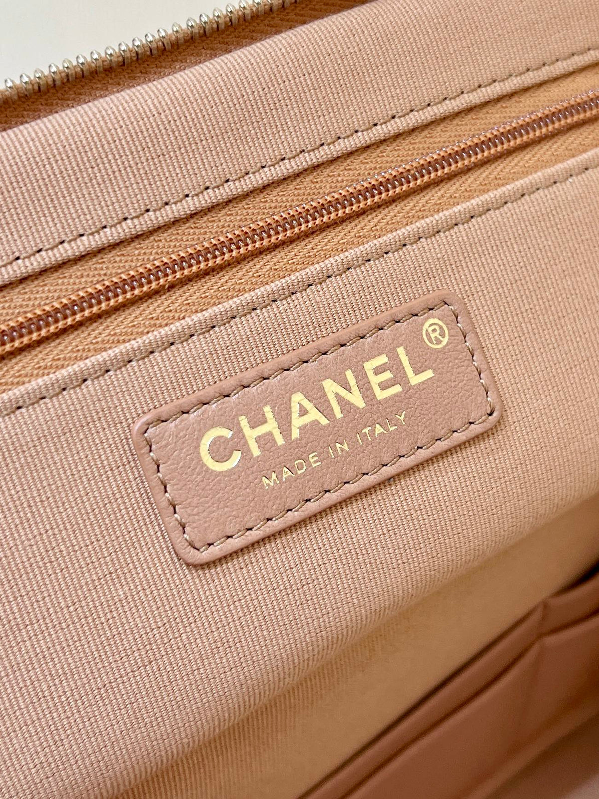 Chanel 25S Vanity Case 23 in Brown Lambskin