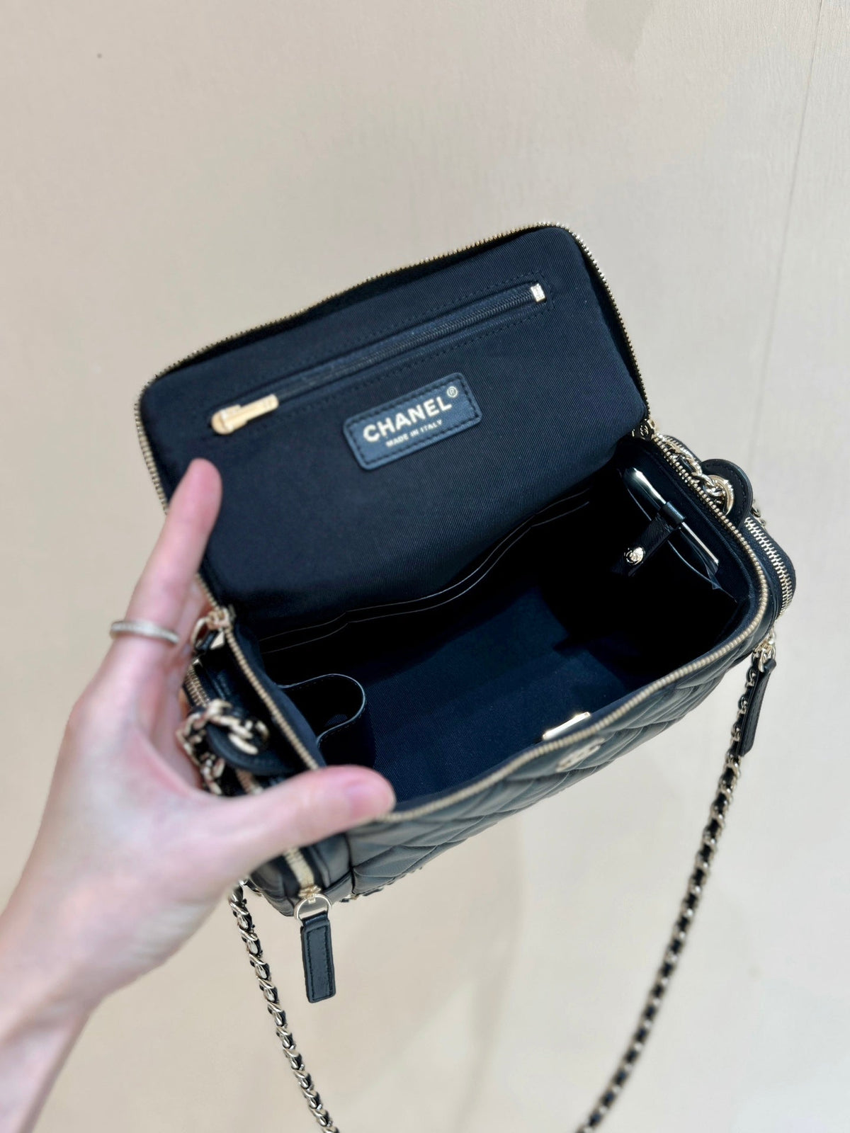 Chanel 25S Vanity Case 23 in Black Lambskin