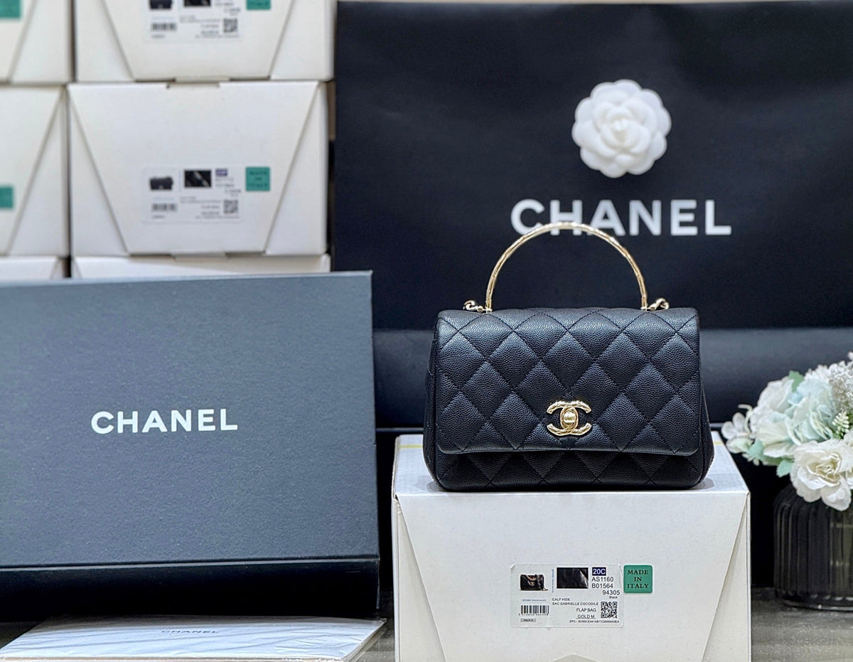 Chanel 25S Coco Crush Handle 18 in Black Calfskin Gold Hardware Bag