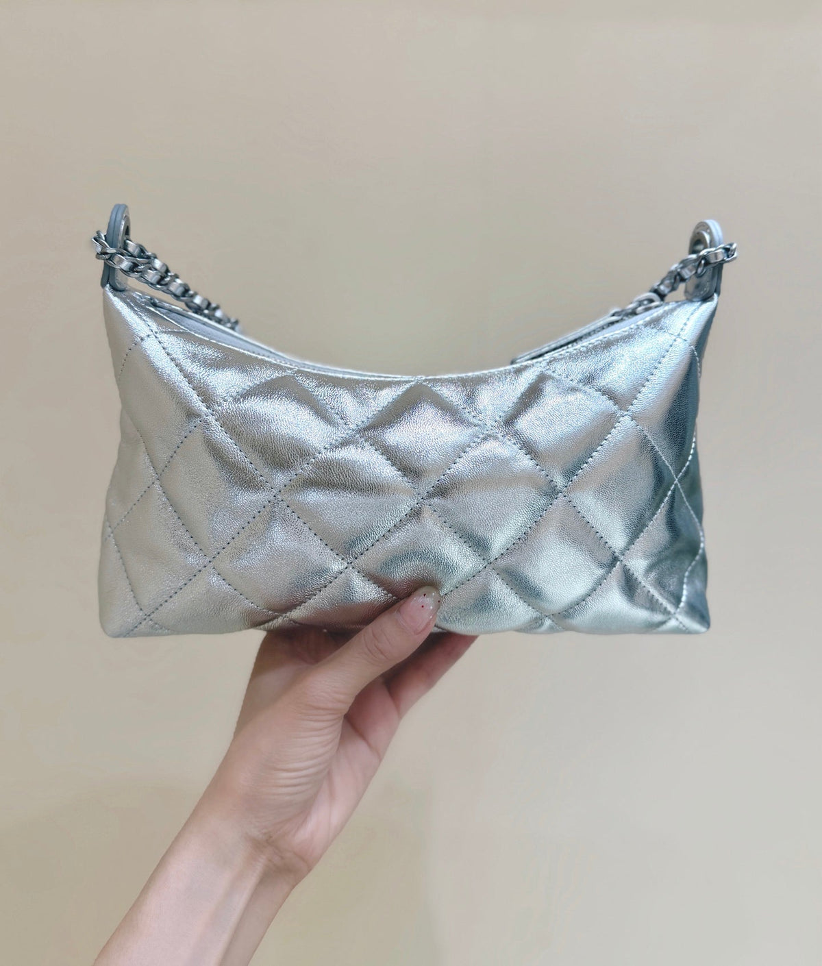 Chanel 25S Hobo Bag Kabelka 26 in Silver Calfskin