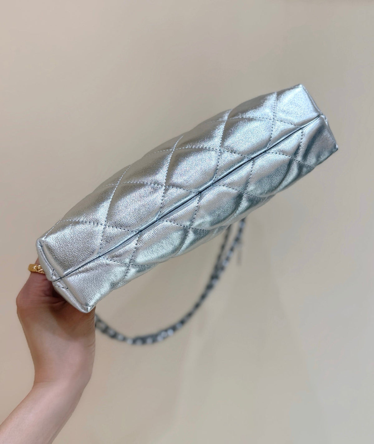Chanel 25S Hobo Bag Kabelka 26 in Silver Calfskin