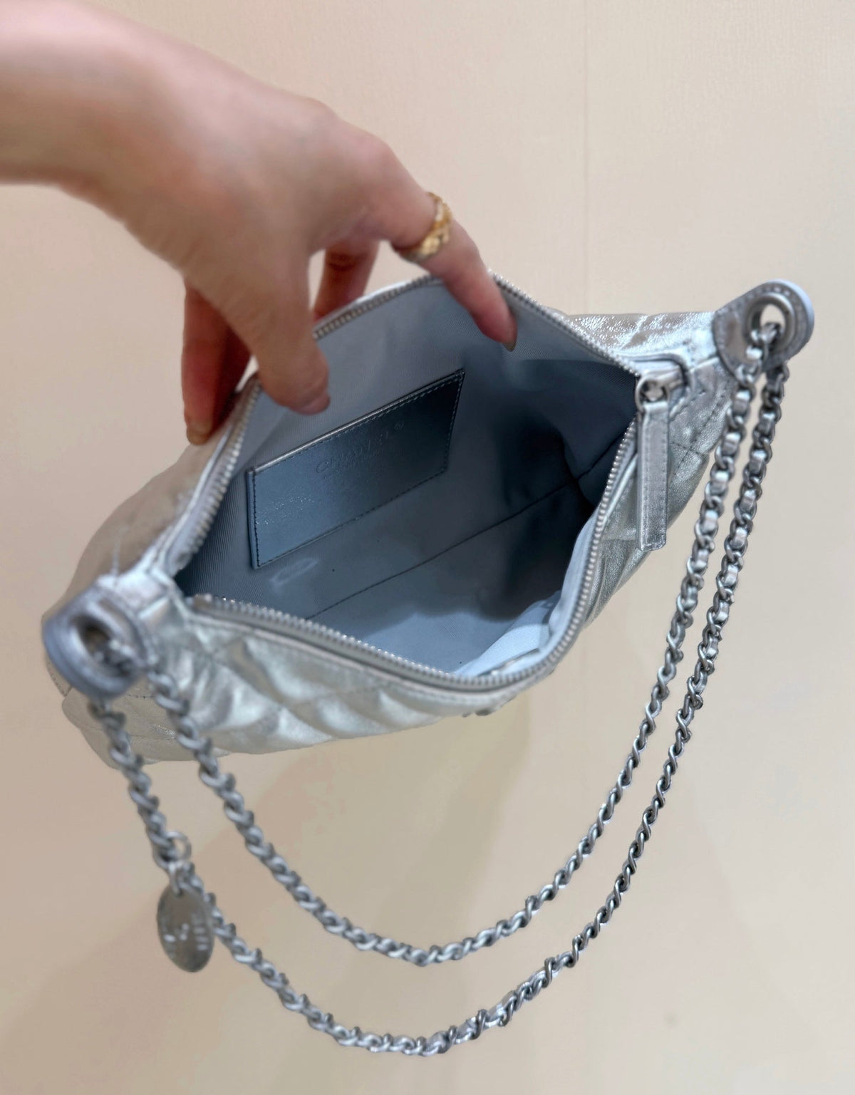 Chanel 25S Hobo Bag Kabelka 26 in Silver Calfskin