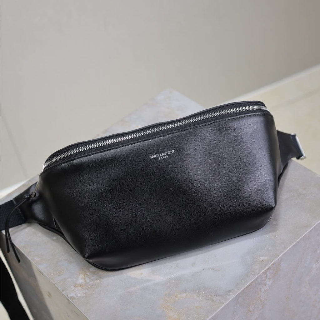 Saint Laurent Classic Crossbody Bag 26 in Black Lambskin