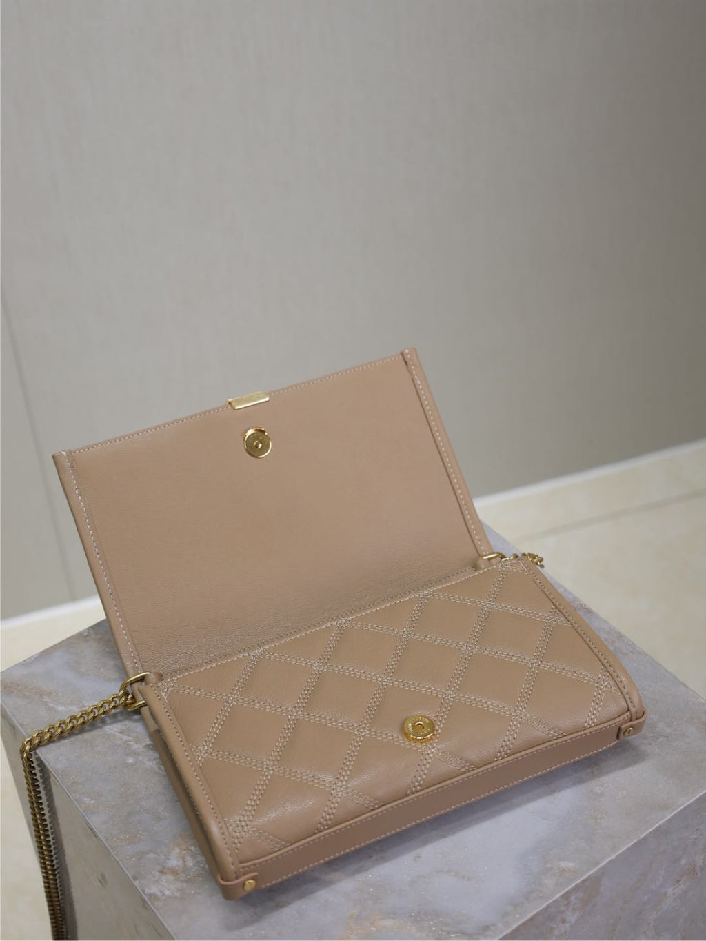 Saint Laurent Becky 22 in Medium Brown Quilted Lambskin Gold Hardware Bag