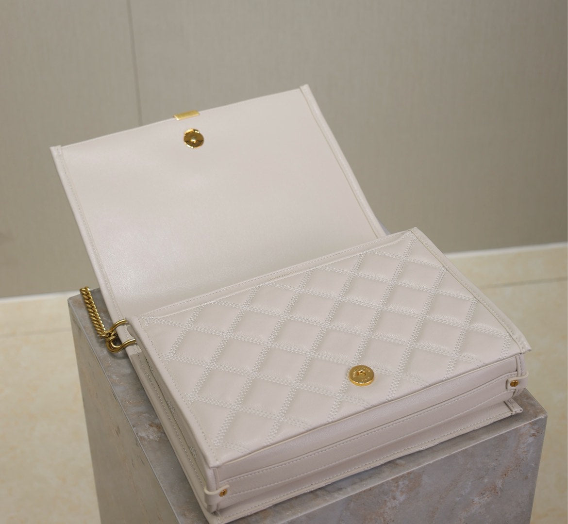 Saint Laurent Becky 26 in White Quilted Lambskin Gold Hardware Bag