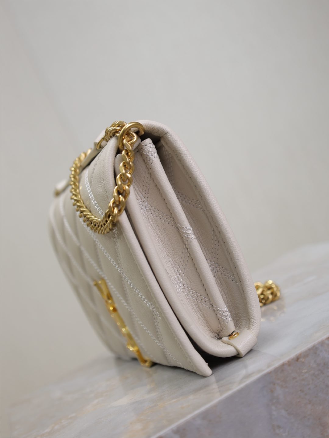 Saint Laurent Becky 22 in White Quilted Lambskin Gold Hardware Bag