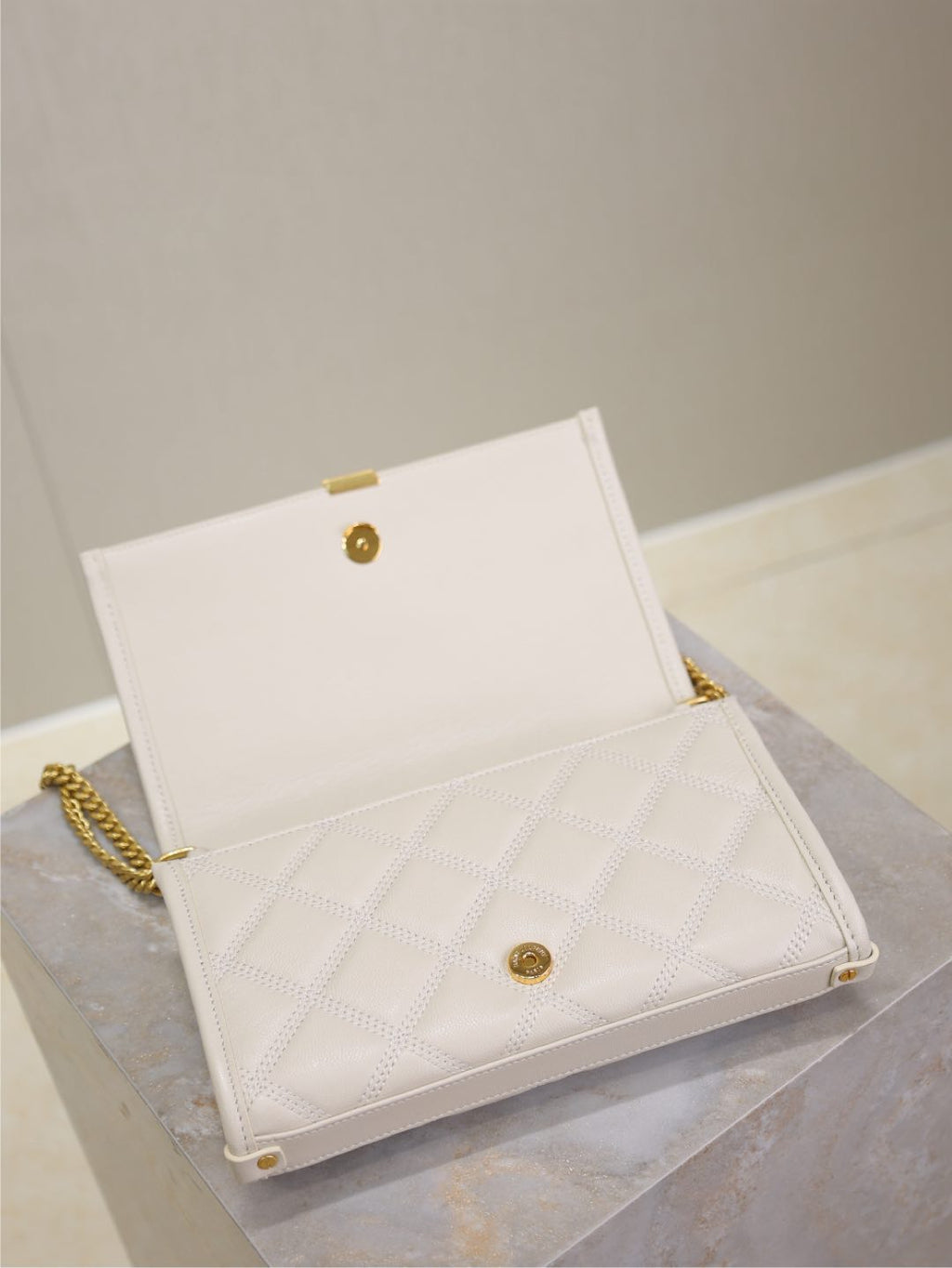 Saint Laurent Becky 22 in White Quilted Lambskin Gold Hardware Bag