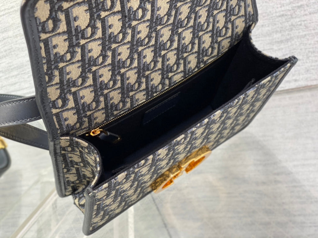 Dior 30 Montaigne 24cm Blue Oblique Embroidery Bag