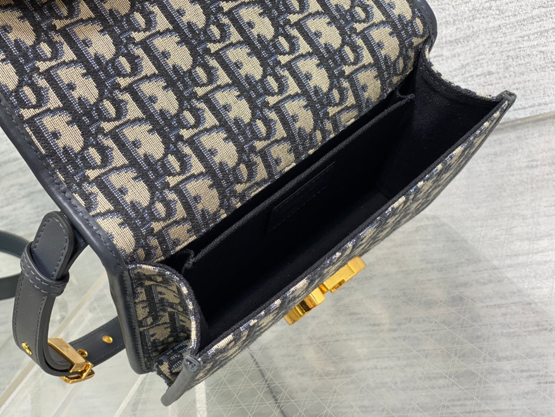 Dior 30 Montaigne 21cm Blue Oblique Embroidery Bag