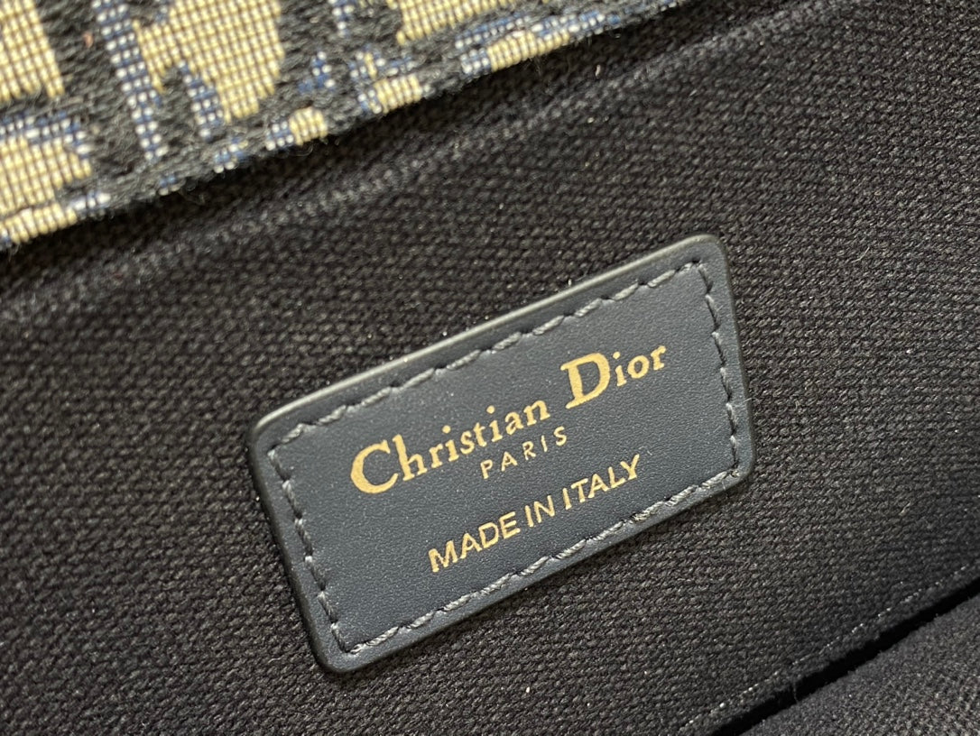 Dior 30 Montaigne 21.5cm Blue Oblique Embroidery Bag