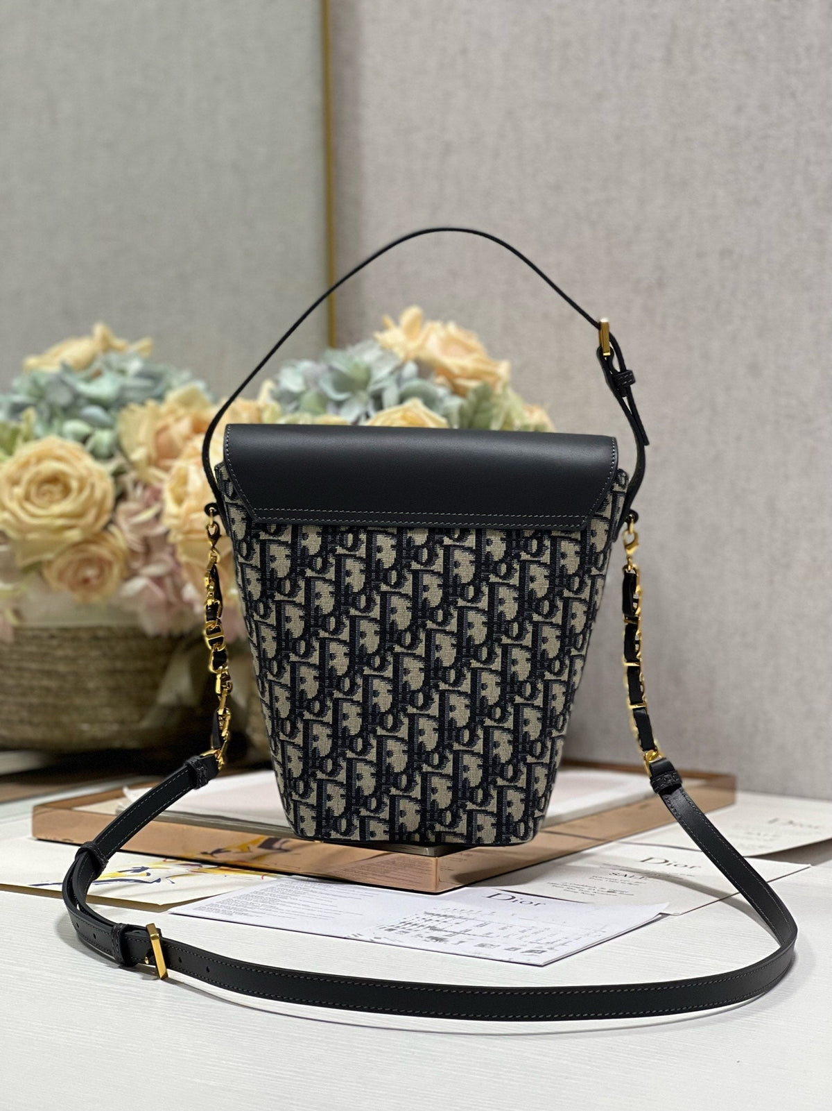 Dior 30 Montaigne 13 24X24X9.5cm Blue Oblique Embroidery Bag