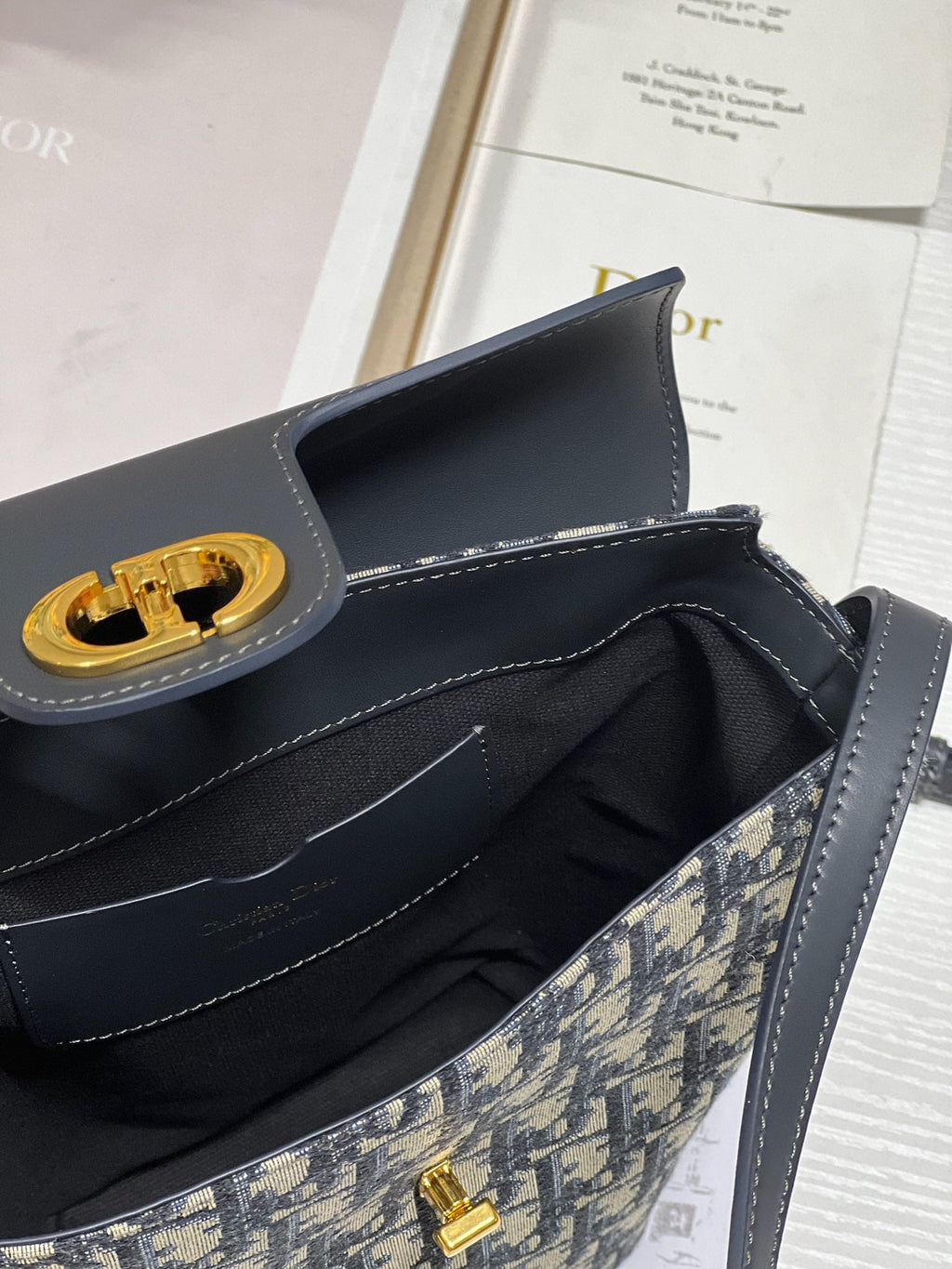 Dior 30 Montaigne 13 24X24X9.5cm Blue Oblique Embroidery Bag