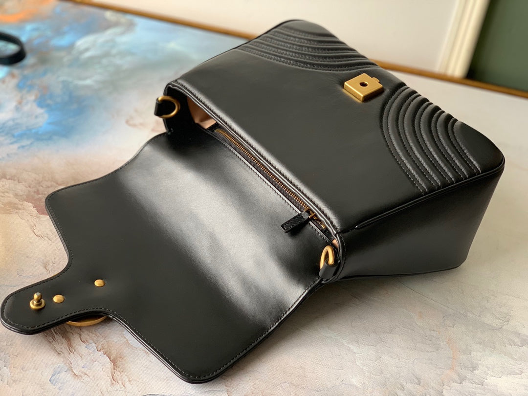 Gucci Marmont 26.5cm Black Calfskin Gold Hardware Bag