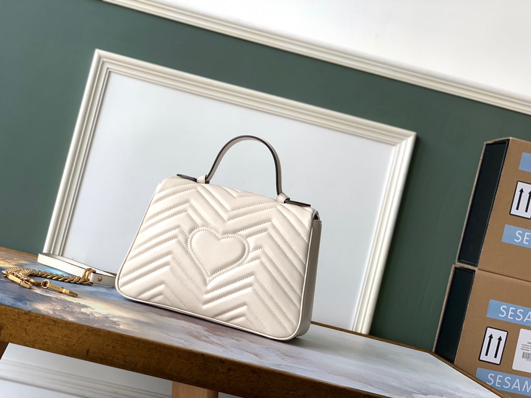 Gucci Marmont 26.5cm White Calfskin Gold Hardware Bag