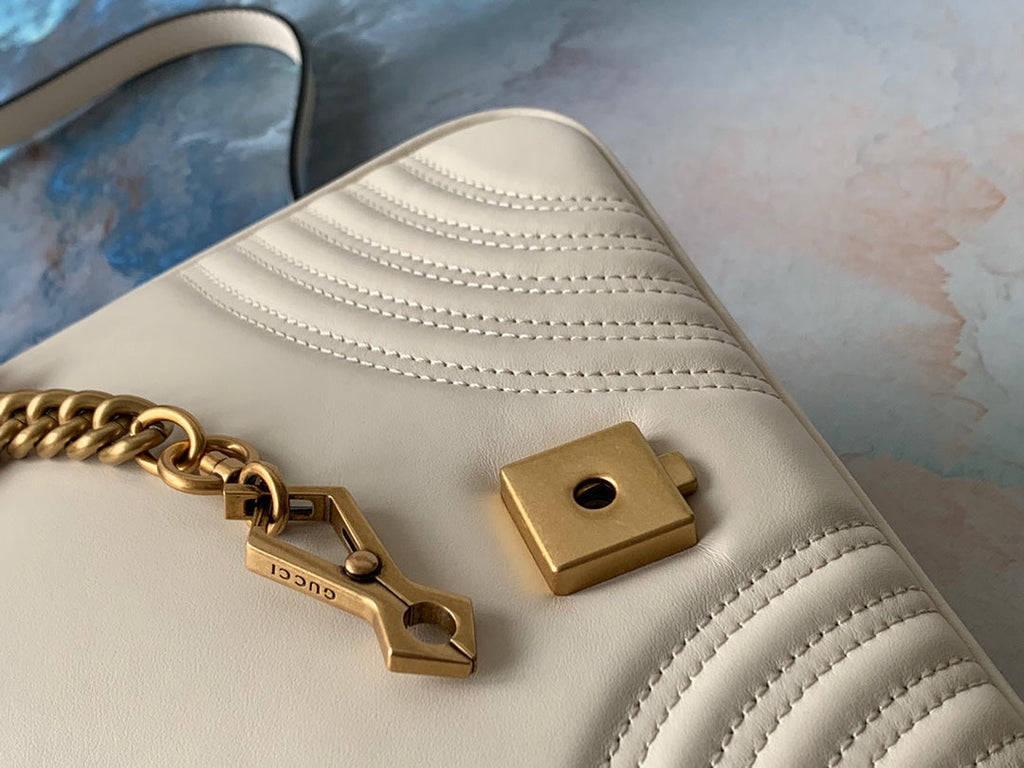 Gucci Marmont 26.5cm White Calfskin Gold Hardware Bag