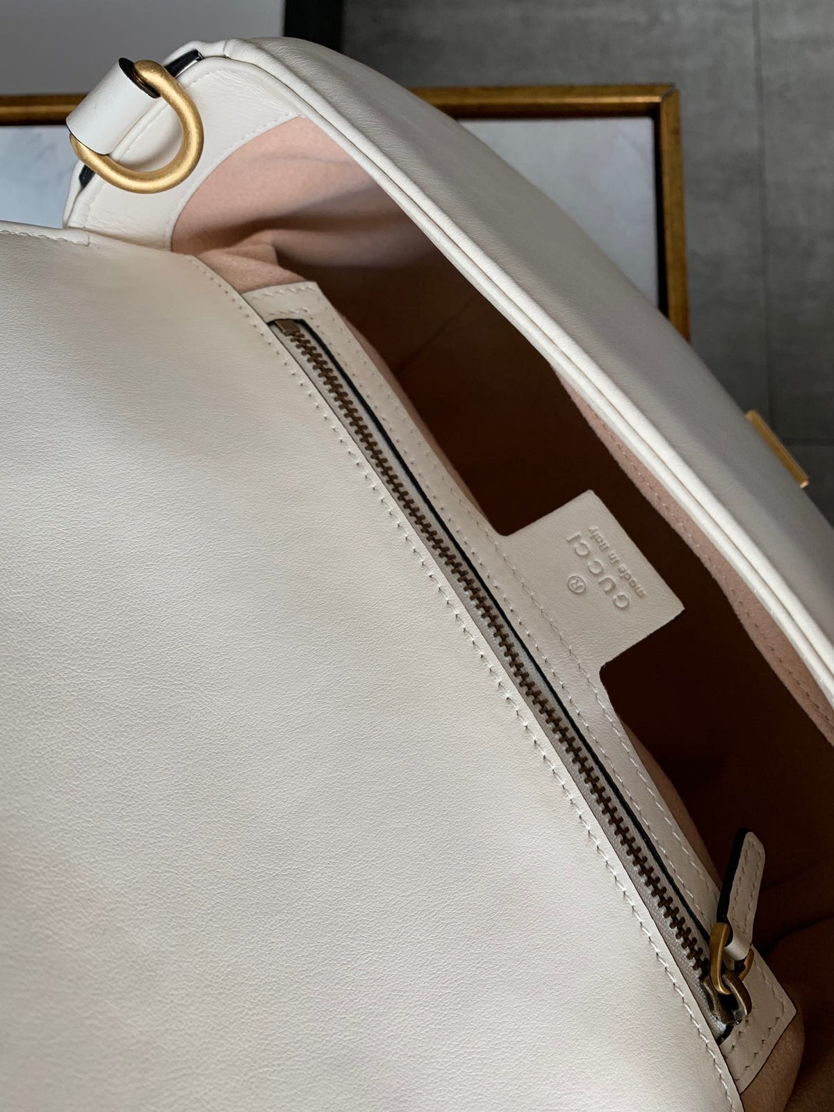 Gucci Marmont 26.5cm White Calfskin Gold Hardware Bag
