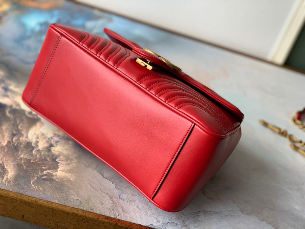 Gucci Marmont 26.5cm Red Calfskin Gold Hardware Bag