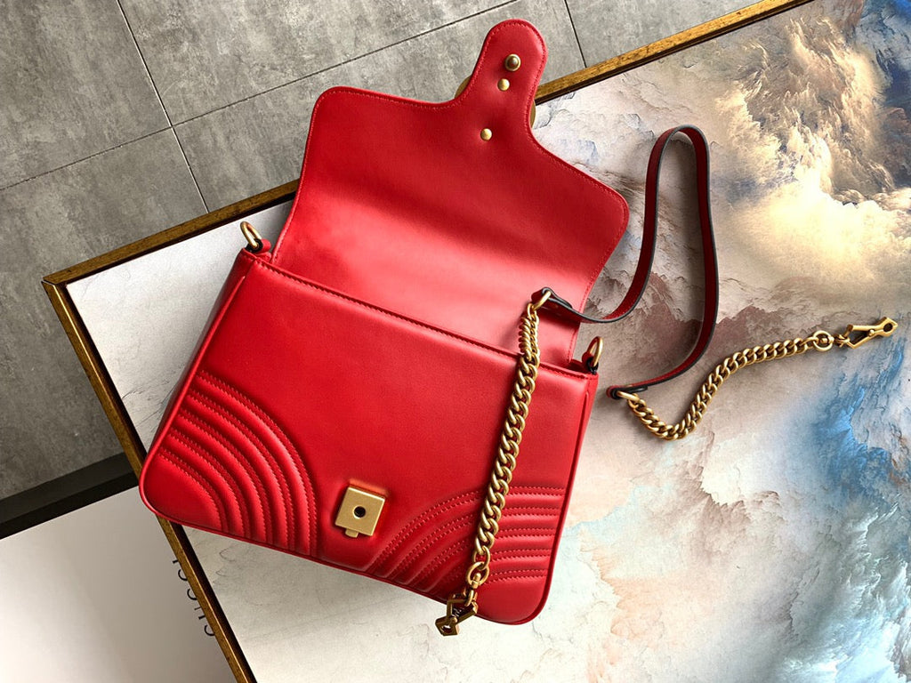 Gucci Marmont 26.5cm Red Calfskin Gold Hardware Bag