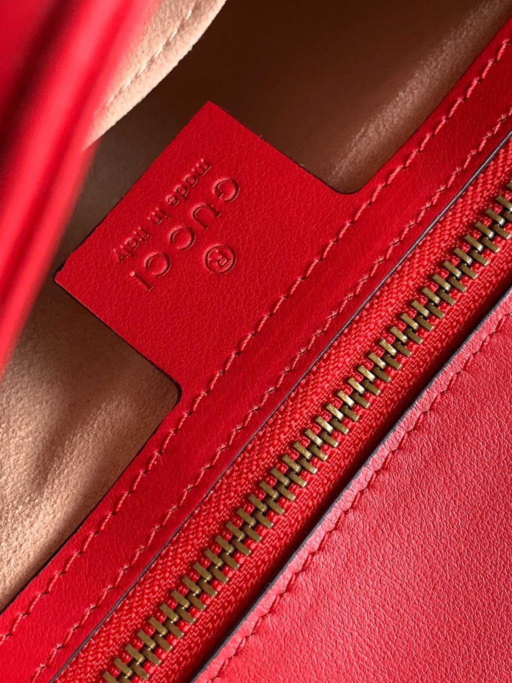Gucci Marmont 26.5cm Red Calfskin Gold Hardware Bag