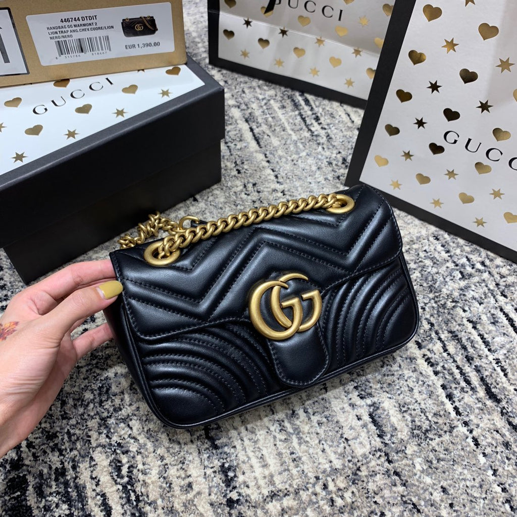 Gucci Marmont 22cm Black Calfskin Gold Hardware Bag