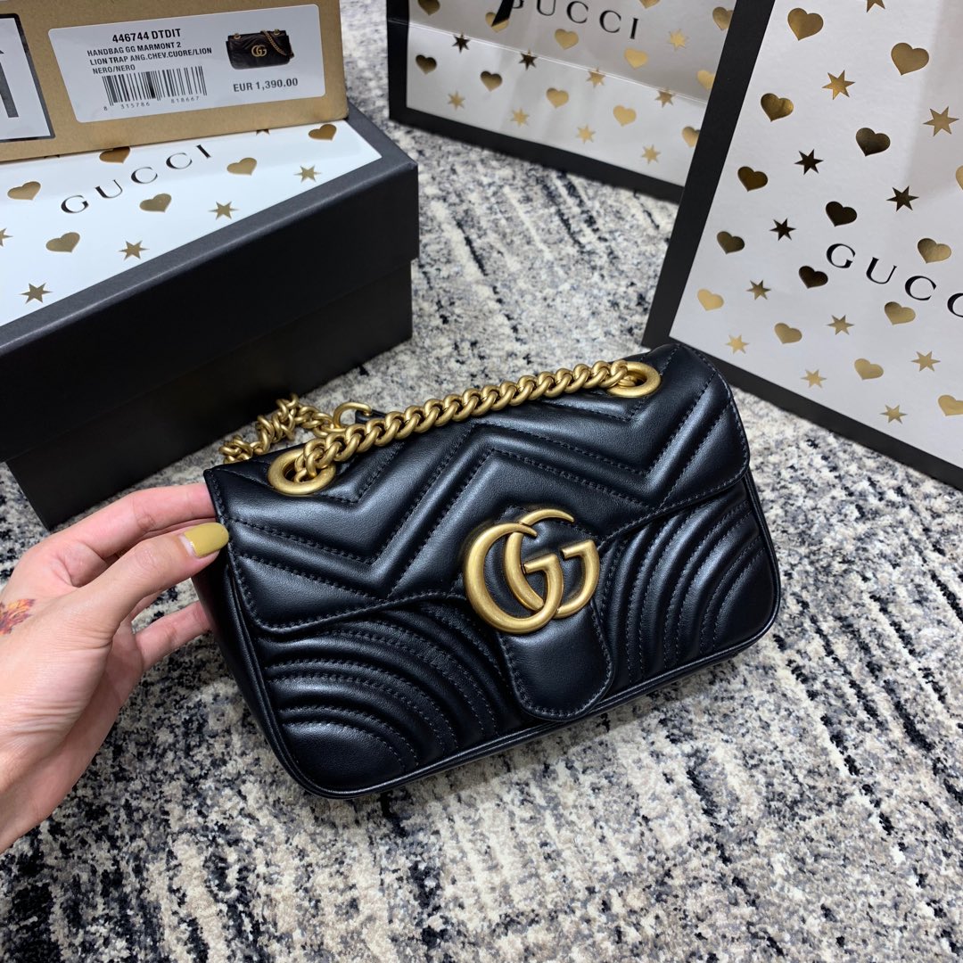 Gucci Marmont 22cm Black Calfskin Gold Hardware Bag