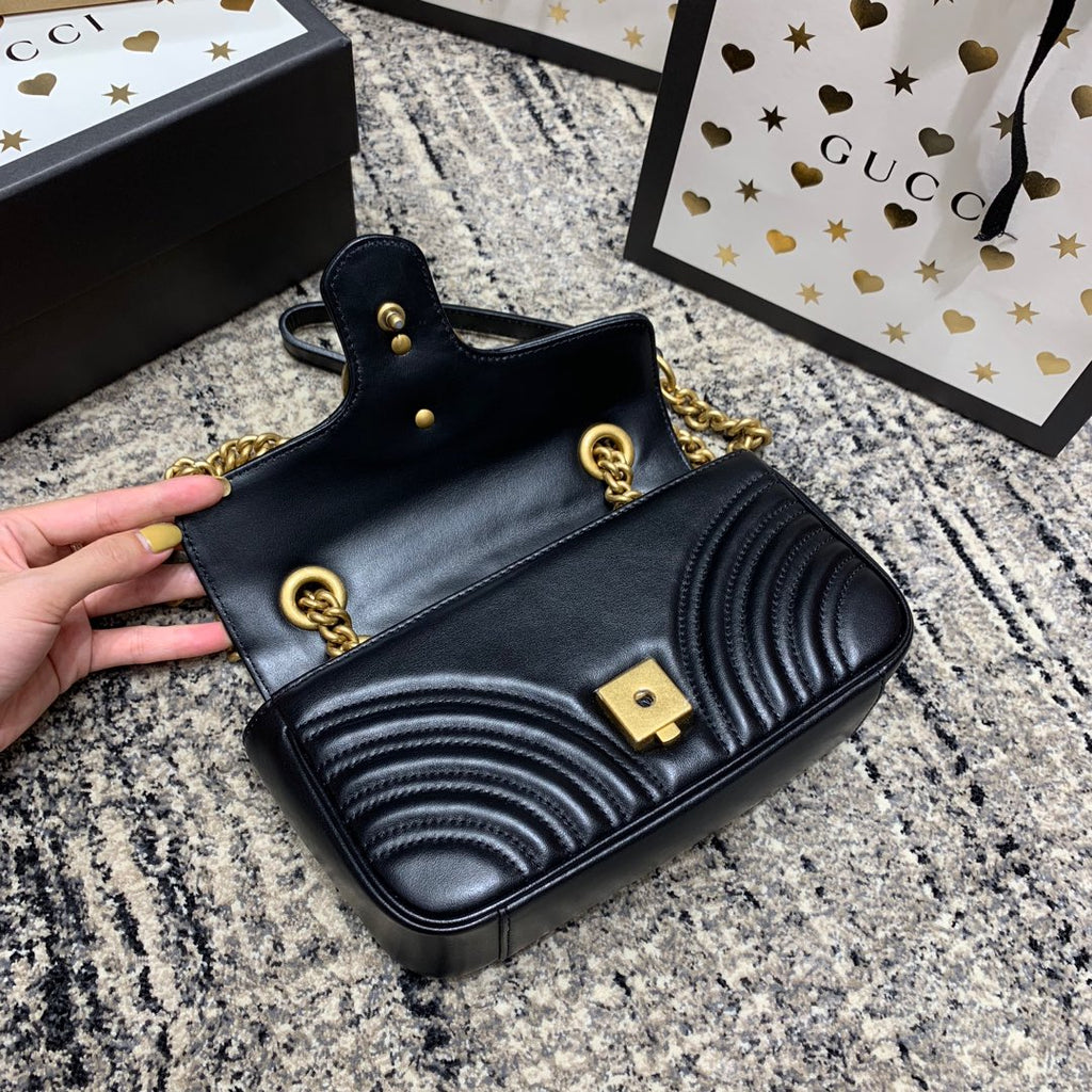 Gucci Marmont 22cm Black Calfskin Gold Hardware Bag