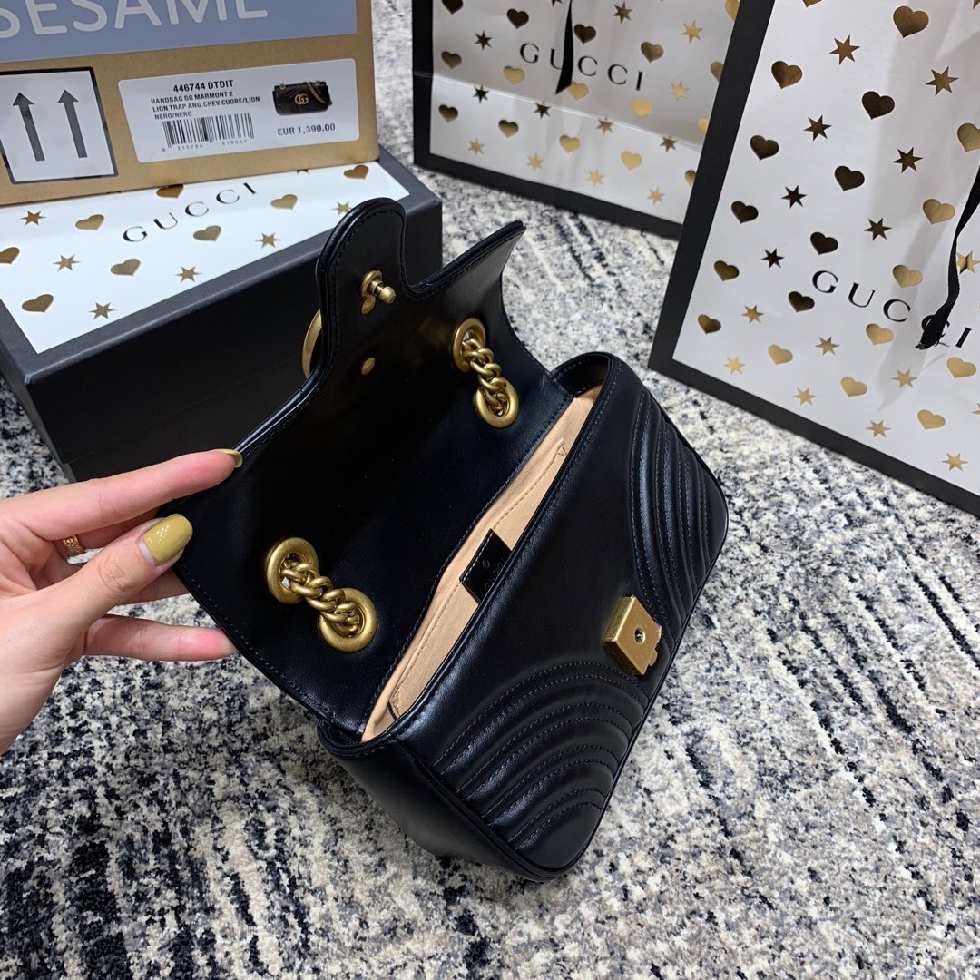 Gucci Marmont 22cm Black Calfskin Gold Hardware Bag