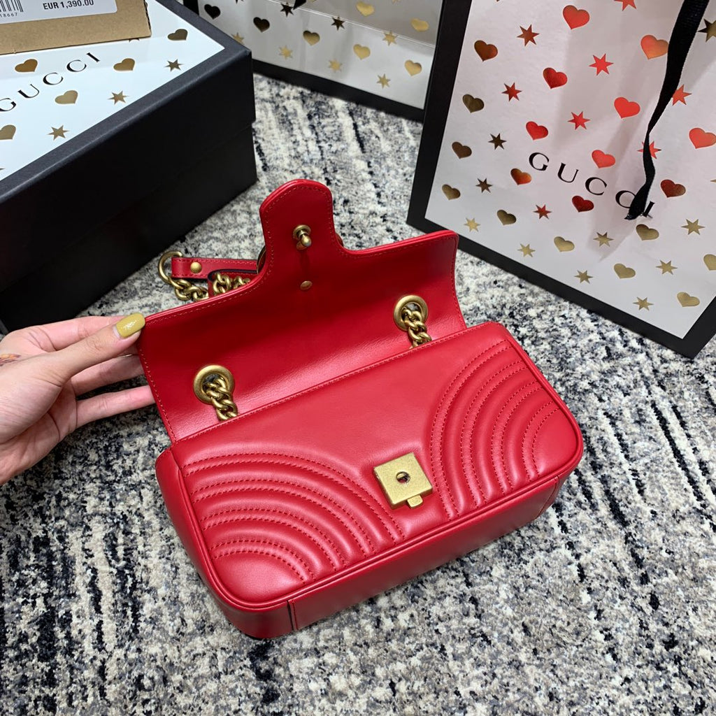 Gucci Marmont 22cm Red Calfskin Gold Hardware Bag